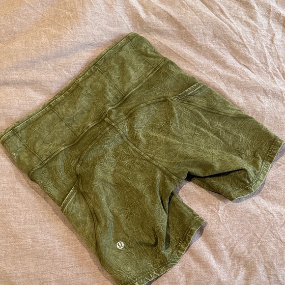 Lululemon Fast and Free High Rise Short - Picture 2 of 4